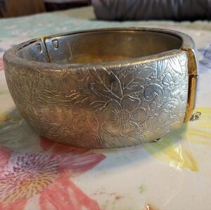 Vintage Floral Engraved Gold hinged Bangle Bracelet